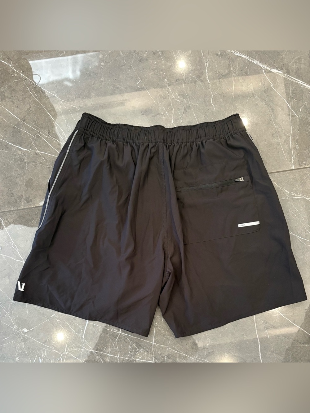 VUORI Trail Lined Shorts Mens Large Black Athletic Drawstring 6" Inseam